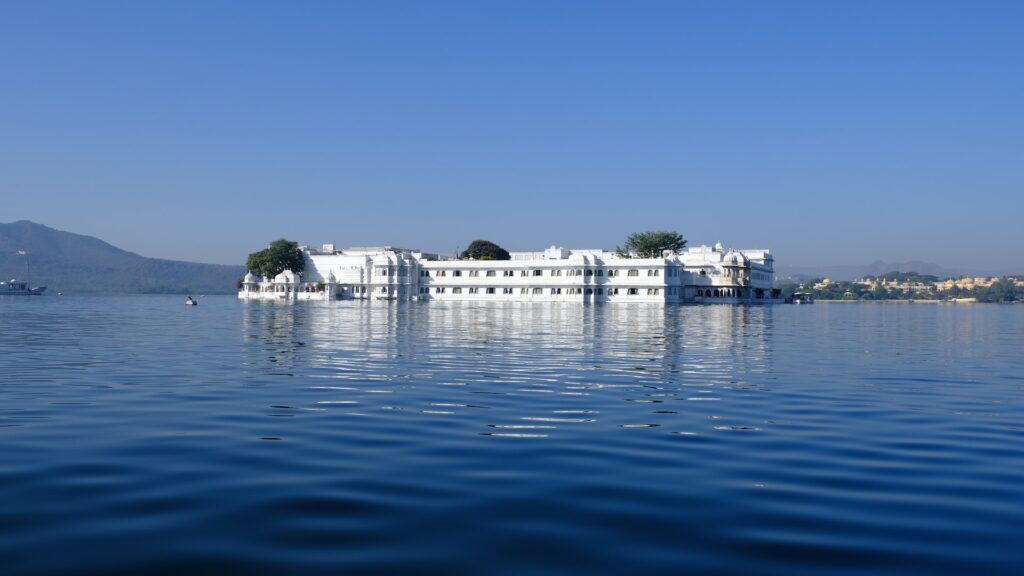 Boat ride on Lake Pichola with view of Lake Palace, Udaipur romantic lakes