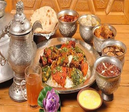 Traditional Kashmiri Wazwan feast with Rogan Josh and saffron Kahwa tea, local cuisine guide