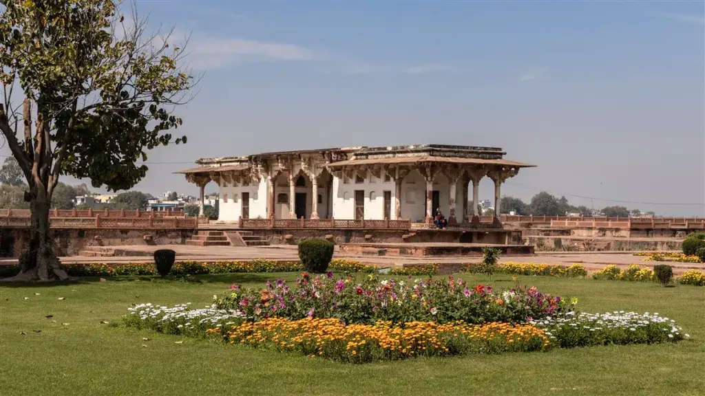Aram Bagh Mughal Garden, the oldest garden in Agra along the Yamuna