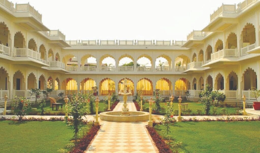 Luxury safari lodge accommodation near Ranthambore National Park, Sawai Madhopur