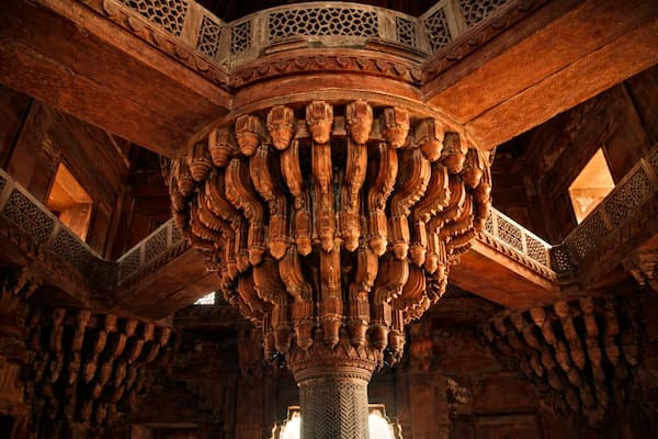Carved central pillar of the Diwan-i-Khas at Fatehpur Sikri