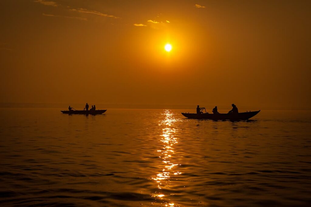 Varanasi Bodhgaya Prayagraj tour: Sunrise boat ride at the Triveni Sangam in Prayagraj