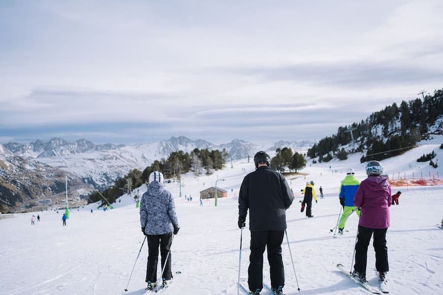 Skiing on the snow slopes of Kufri near Shimla on a Himachal winter holiday