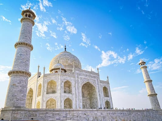 Taj Mahal at sunrise in Agra, a UNESCO World Heritage Site